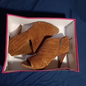 Vince camuto burnt orange anara peep toe booties 8